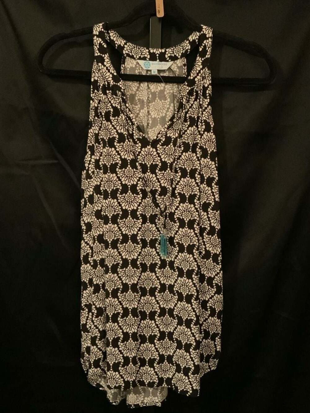 Escapada Living Black and White Floral Print Sleeveless Blouse (FB2)